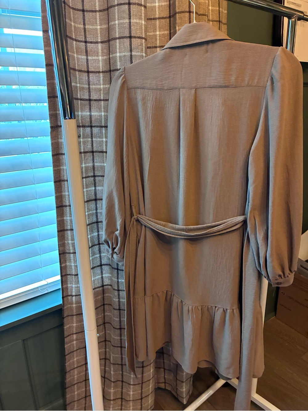 Max Studio Taupe Button-Front Ruffle Hem Tunic - Picture 4 of 6